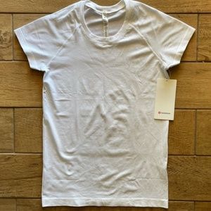 Lululemon Swiftly Tech Short Sleeve 2.0